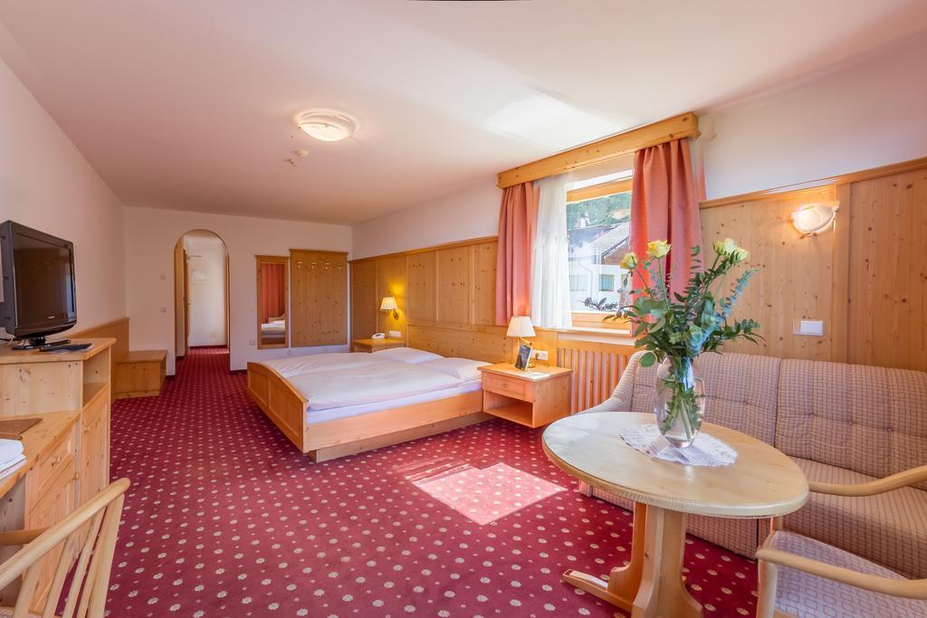 קאסטלרוטו Hotel Plunger מראה חיצוני תמונה